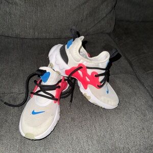 Nike Kids Sneakers - Cream, Pink, and Blue